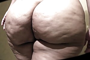 מאיץ xryh purbu את העגל בגוף ראשון