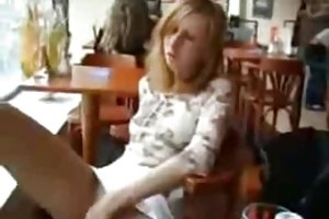 ג ' ינג הורדת סרטי סקס ' ית בחורה בצחוק מקבל בהצטיינות בעיניים בליהוק