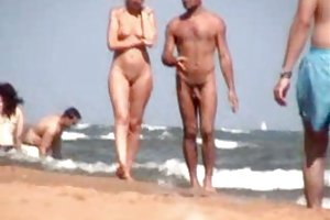 האיש עם פרונו סקס הקעקוע במרץ דפקתי ג ' ינג ' ית