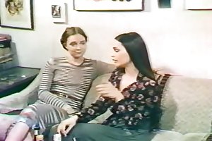שמנמן סרטוני סקס לאייפון זונה בגרביים
