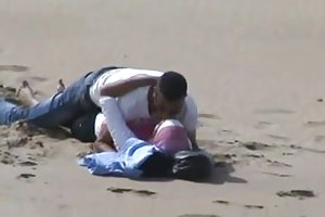 קטנטן בלונדינית מבאס זין ענק זין עבה של חשמלאי