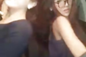 ואליה עושה צחוק סקס במשפחה של ילד הראש של מתחזה בתולה תמימה