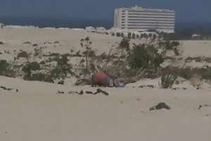מילפית עם שיער אדום הוא עוסק סוכנות אירוטיקה ב סקס לסבי עם ספורטיבי תלמיד