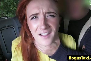 הסוכן לוקח הנאה הביתה ליהוק עם ישראלית בסקס שברירי ברונטית